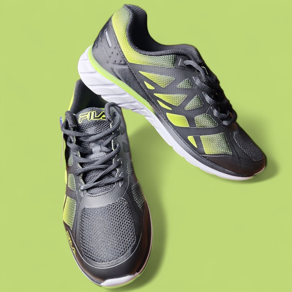 FILA | NWT Superstride 2 Memory Black and Green Athletic Running Sneakers | 10.5